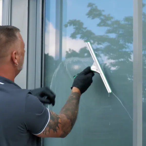 Services 24 Squeegee Window Cleaning How To for a Streak Free Shine 600 × 600